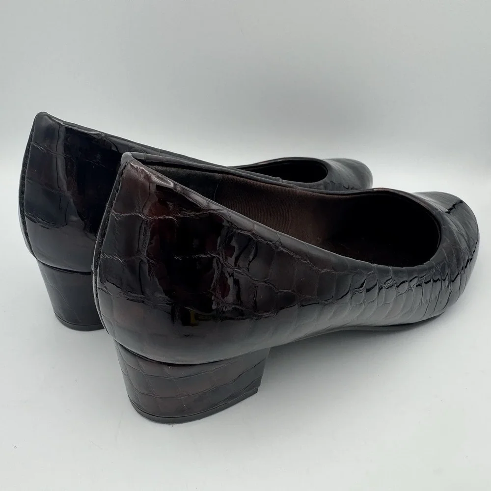 Mark Lemp Classics By Walking Cradle Croco‎ Embossed Leather Pumps Size 11 M
